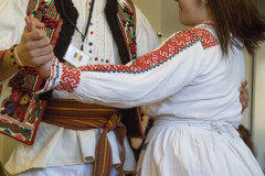 Romanian-folk-dance